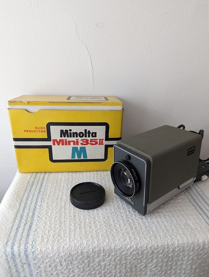 Minolta ミノルタ スライド プロジェクター Mini 35II 昭和レトロ 通電OK ミニ 35-2 Slide Projector_画像1