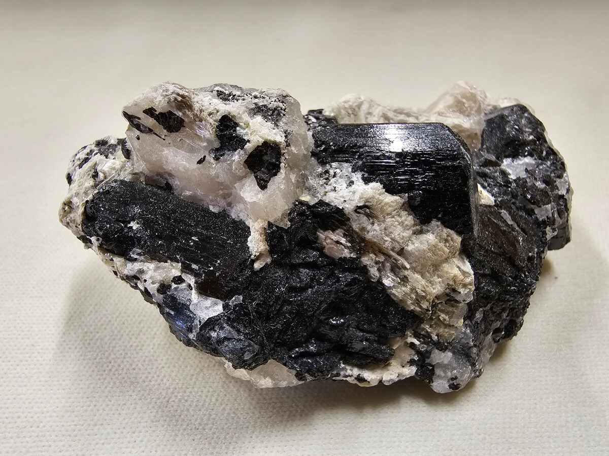 S-065 天然石 原石 クォーツインブラックトルマリン 8.7×5.6×3.4cm 175.1g_画像1