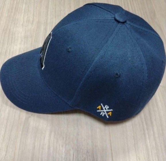 【NEW】デザインキャップ 刺繍入り ユニセックス帽子 野球帽  ネイビー！