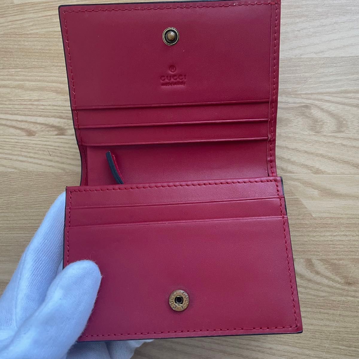 美品 GUCCI グッチ GGスプリーム チェリーモチーフ 二つ折り 美品 GUCCI グッチ GGスプリーム チェリーモチーフ 二つ折り