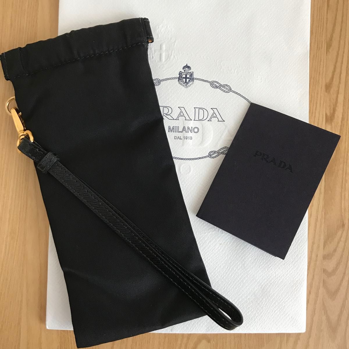 激レア 極美品 PRADA プラダ メガネケース ストラップ付き 小物 激レア 極美品 PRADA プラダ メガネケース ストラップ付き 小物