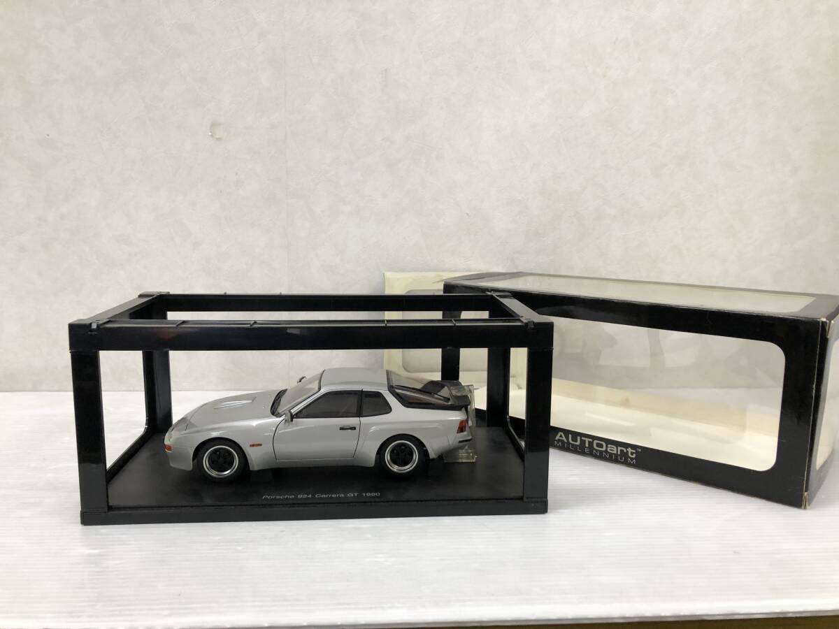 オートアート 1/18 ポルシェ 924 カレラ GT ミニカー 中古品 symini073287の画像3