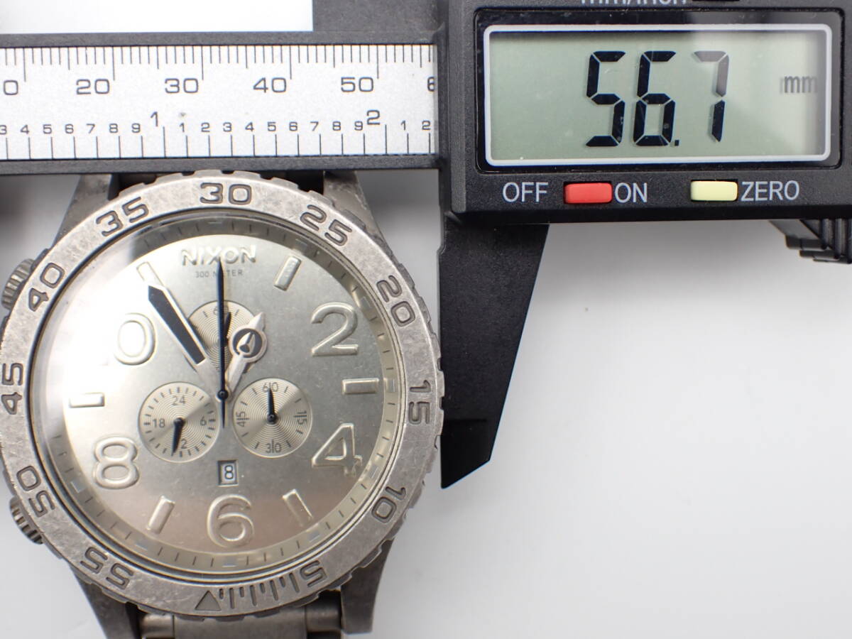 稼働品☆1円～☆NIXON ニクソン QZ メンズ腕時計 シンプリフィ THE51-30 クロノグラフ デイト シルバー文字盤●H0015-600-3の画像6