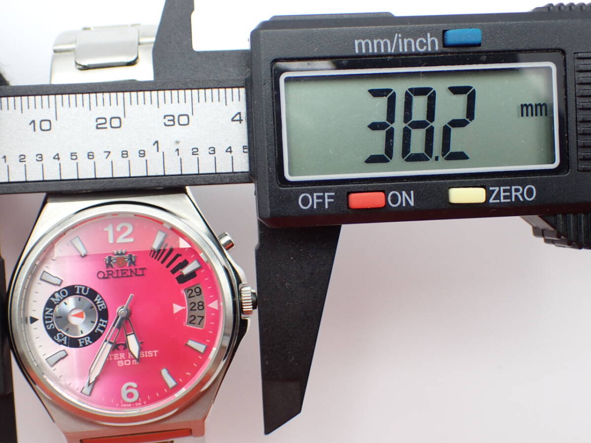 1000円～☆ORIENT オリエント AT/自動巻き メンズ腕時計 EM5M-C5 CA デイデイト ピンク文字盤 カットガラス シルバーカラー/62706-3の画像6