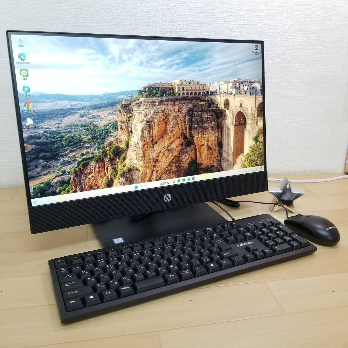 高性能第9世代i3搭載/超美品/HDD1TB/メモリ8GB/Webカメラ/Office/スピード出荷/Win11/即使用可モニター一体型PC(D6178)_★傷等ほぼ無く、私観ですが超美品です★