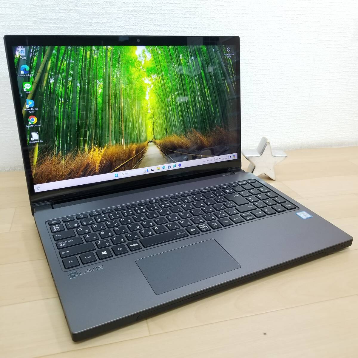 新品メモリ16GB搭載/超美品/即決特典付!第8世代i7/HDD1TB/Webカメラ/Office/スピード出荷/Win11/即使用可ノートPC(D6293)