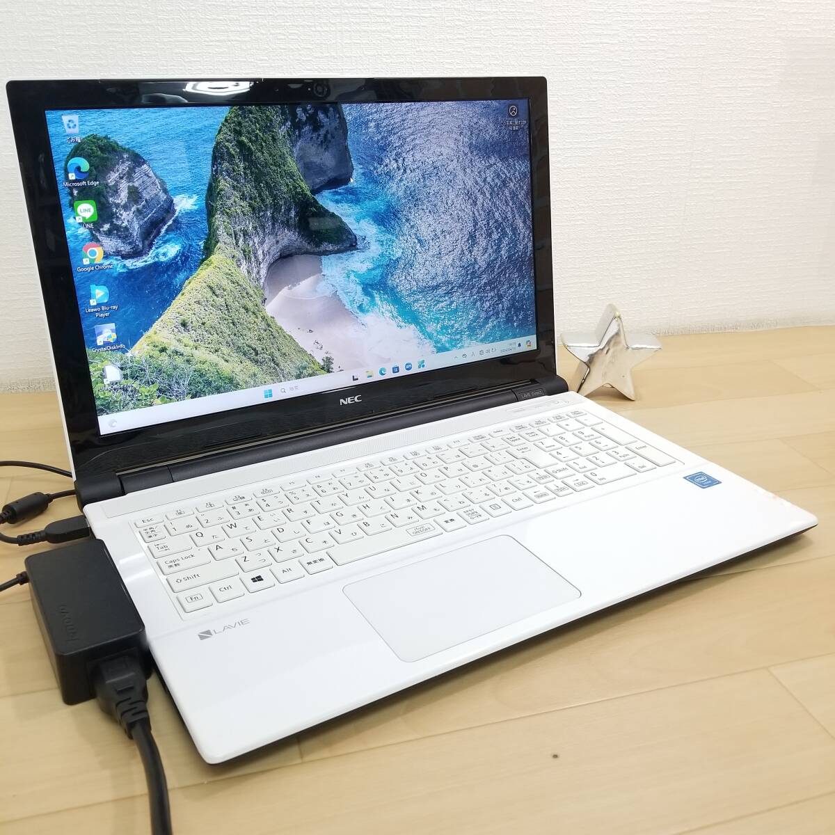 新品SSD搭載/美品/即決特典付!メモリ8GB/Webカメラ/Office/スピード出荷/Win11/即使用可ノートPC(D6296)_★新品SSD 256GB 搭載★