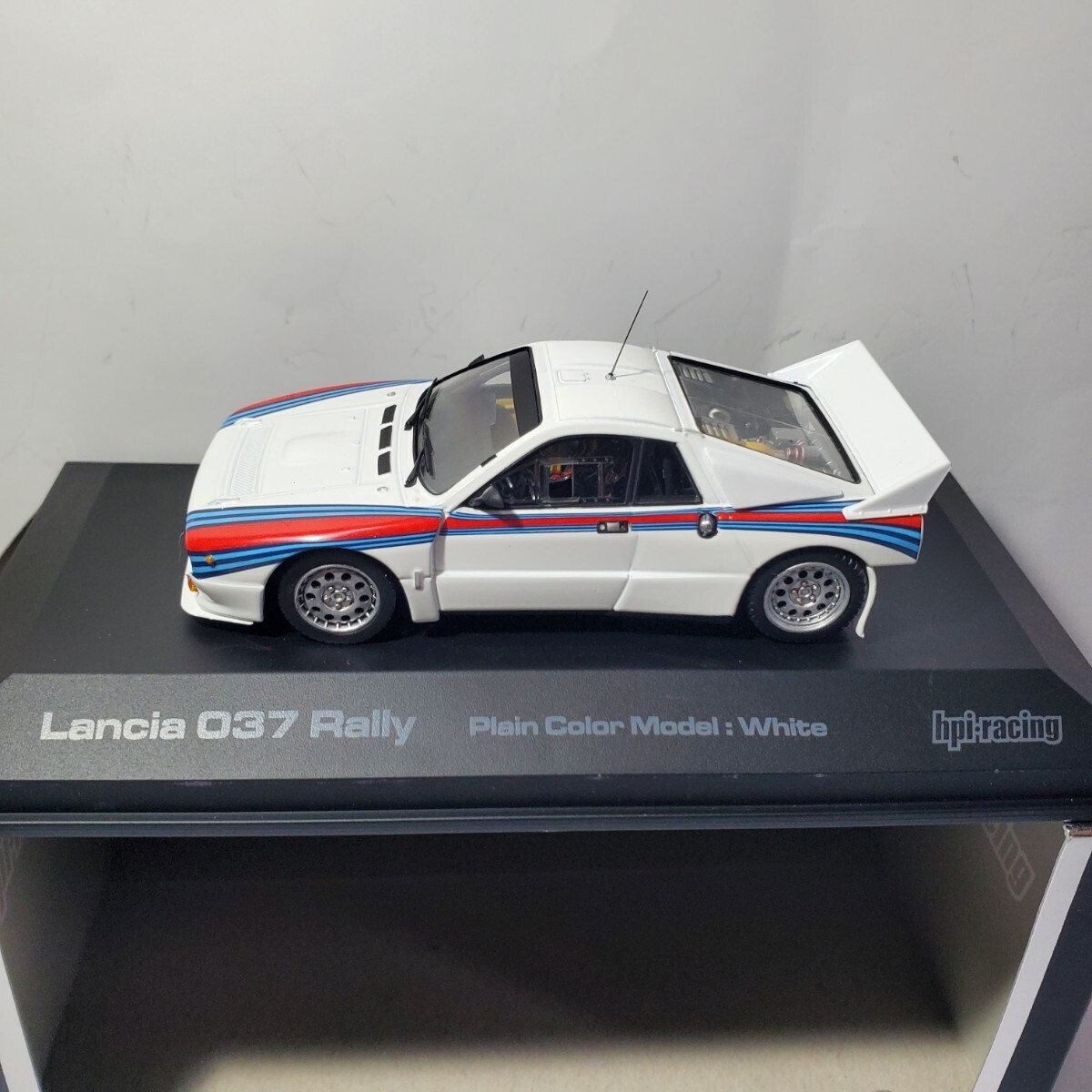 HPI・ racing 1/43「LANCIA 037 Rally」プレーンカラー 白 新品未使用 209の画像4