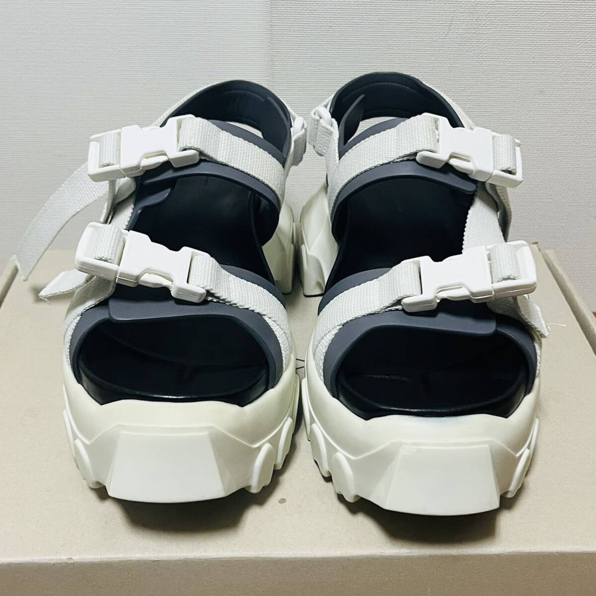 美品リックオウエンス Rick Owens TRACTOR SANDAL トラクター サンダル 黒 BALENCIAGAユリウス DRKSHDWマルジェラ　サイズ39 送料込み_画像2