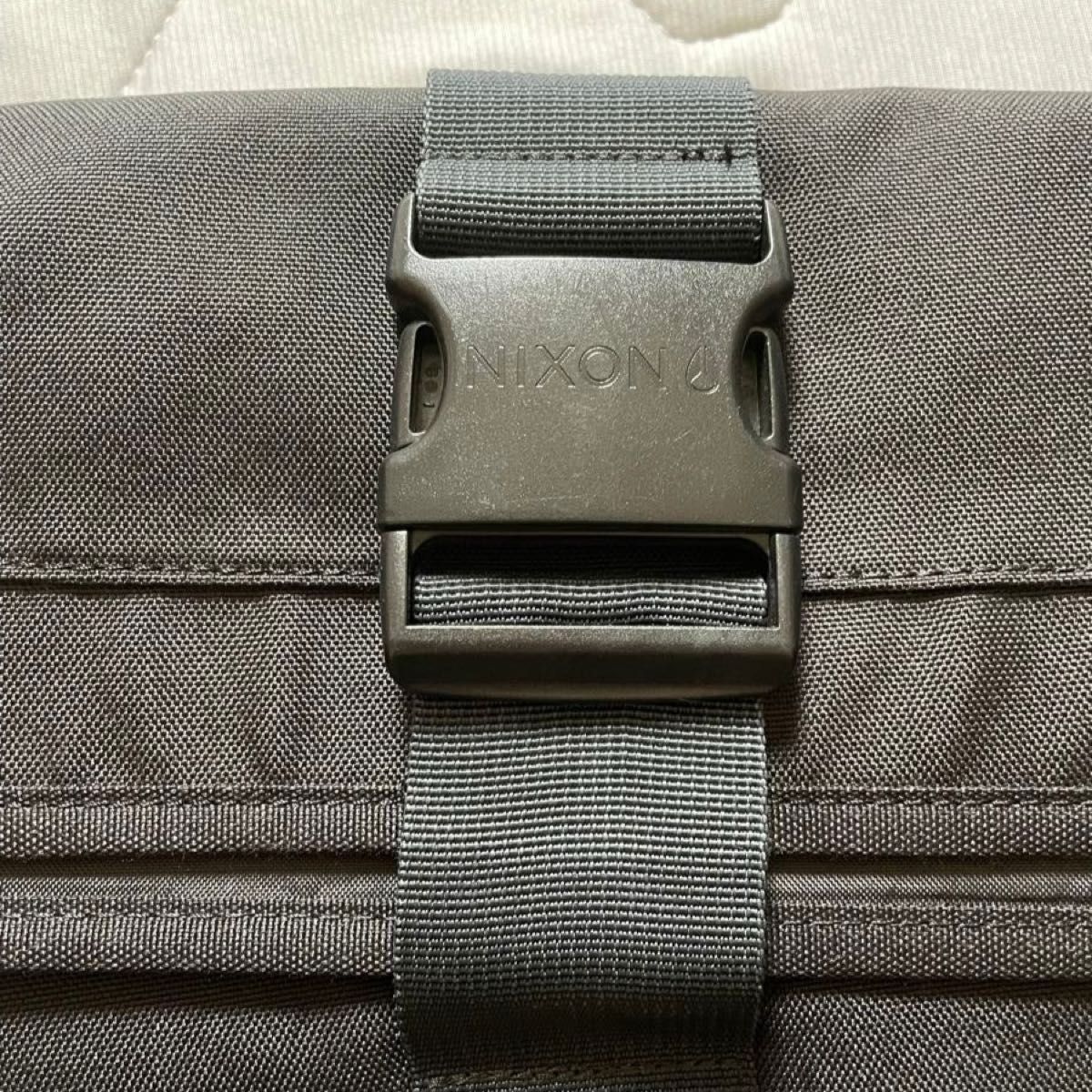 NIXON  ロールトップ　リュック バック　黒