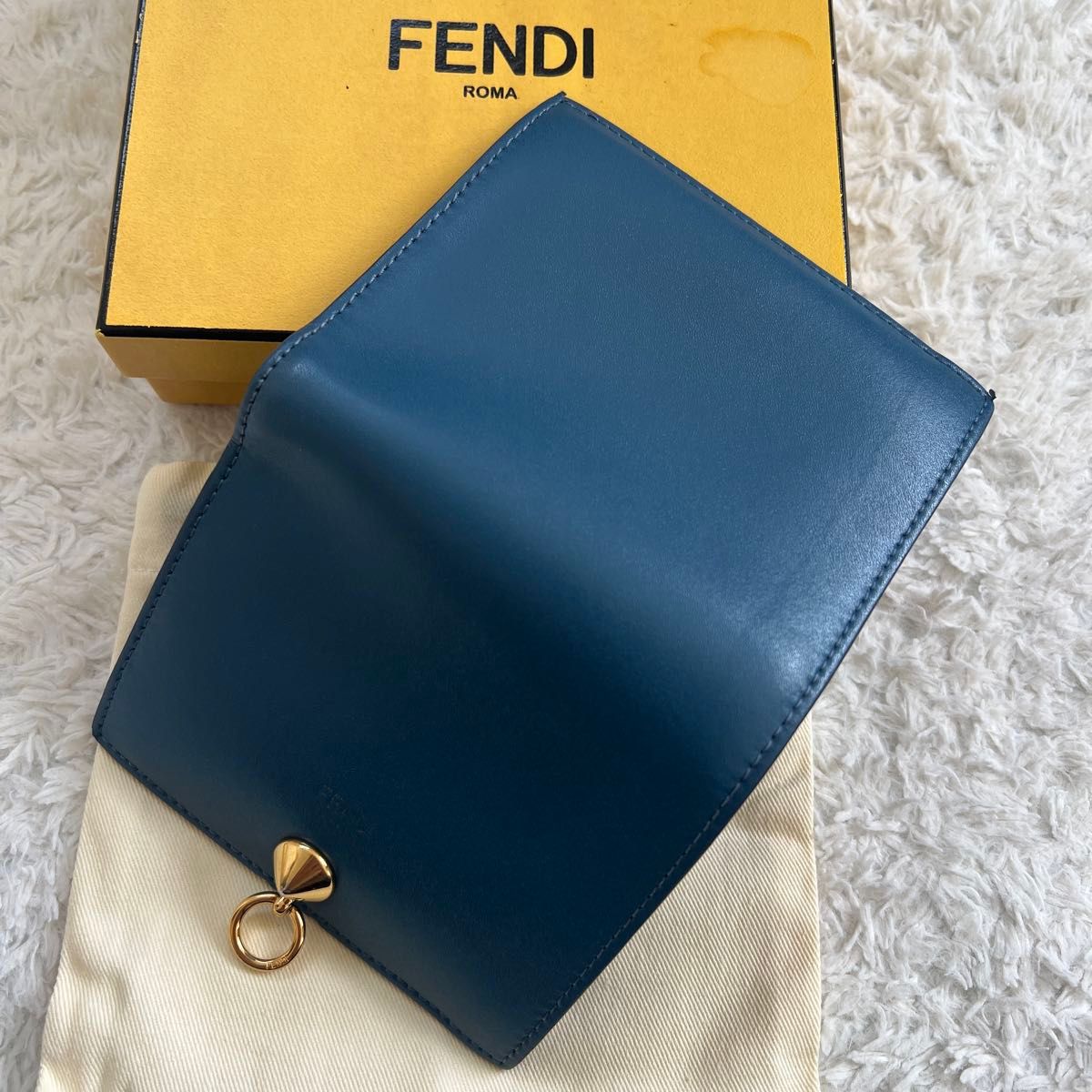 綺麗！FENDI フェンディ コンパクトウォレット　二つ折り財布