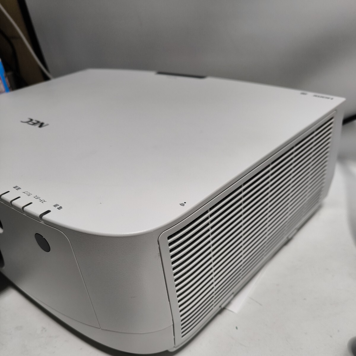 11900円 「2F」送料無料NEC 動作品 5500ルーメン プロジェクター 11900円 「2F」送料無料NEC 動作品 5500ルーメン プロジェクター