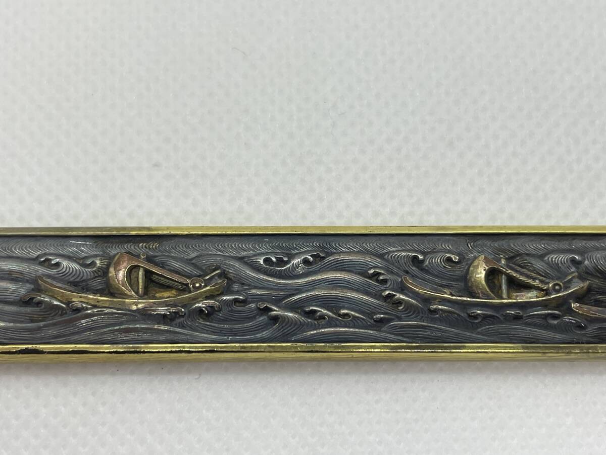 [ armor properties ] Japanese sword fittings wave writing . boat gold ... small pattern small sword,. head, eyes pulling out 