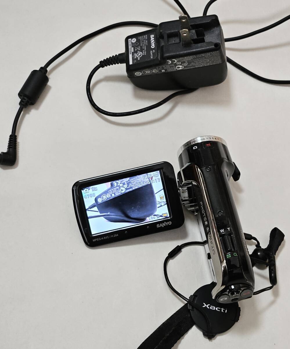 SANYO Xacti サンヨー ザクティ デジタルムービーカメラ DMX-SH11の画像1