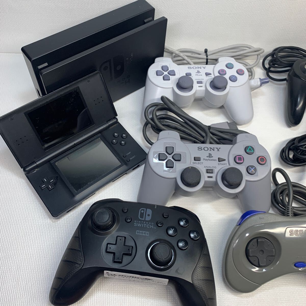 【ジャンク品】　まとめて　11個　ゲームハード　コントローラー　SONY PSP・任天堂 GAMECUBE・任天堂 SWITCH ・任天堂 DS 他　　_画像2