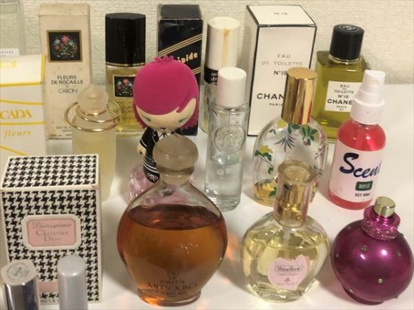 * perfume cosme fragrance large amount together various *