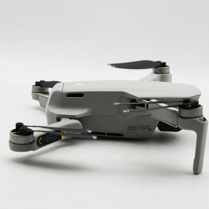 美品 DJI Mini 2 FLY MORE COMBO モデル：MT2JD 技適マーク有有り ドローン 元箱ありの画像5