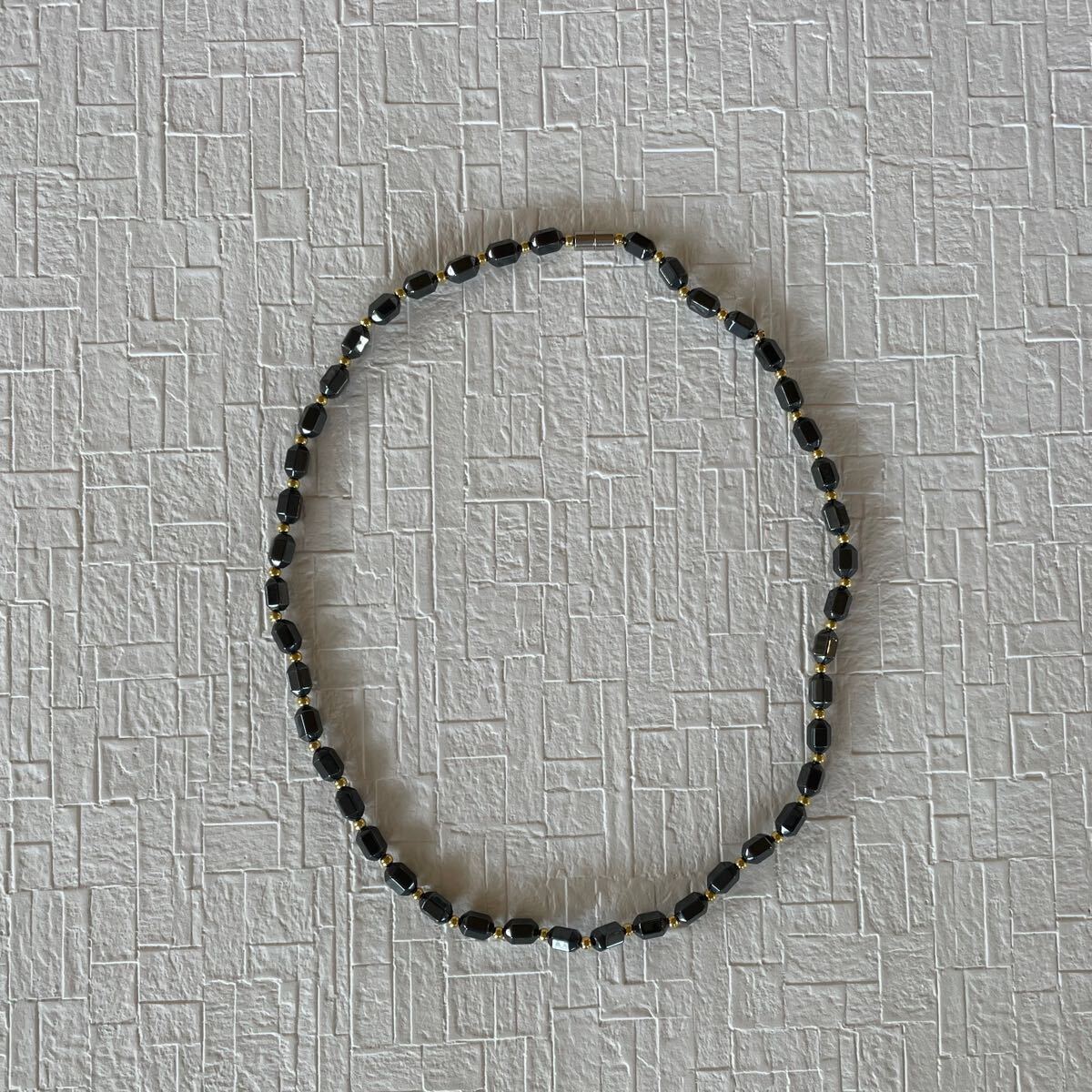 【2点セット】磁気ネックレス ブラック/ゴールド ブレスレット ブレス 黒 磁器 健康アクセサリー パワーストーン ヘマタイト天然石の画像9