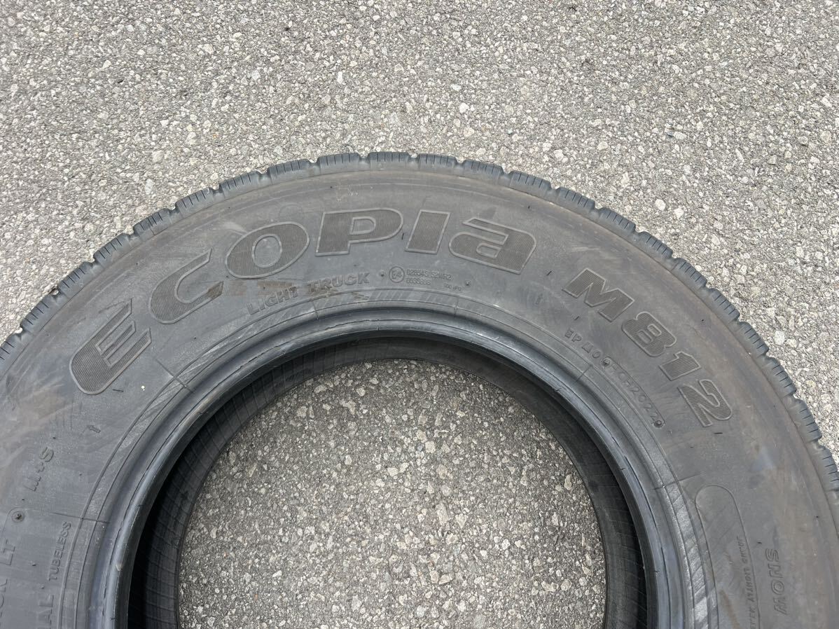 ブリヂストン ECOPIA M812 205/85R16 117/115N LT 2022年ミックスタイヤ6本セット_画像6