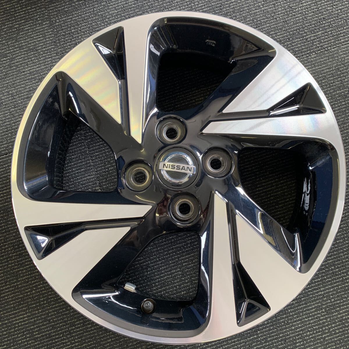 美品 NISSAN 純正 15×4.5 J+46 4H-100 ４本セットの画像3