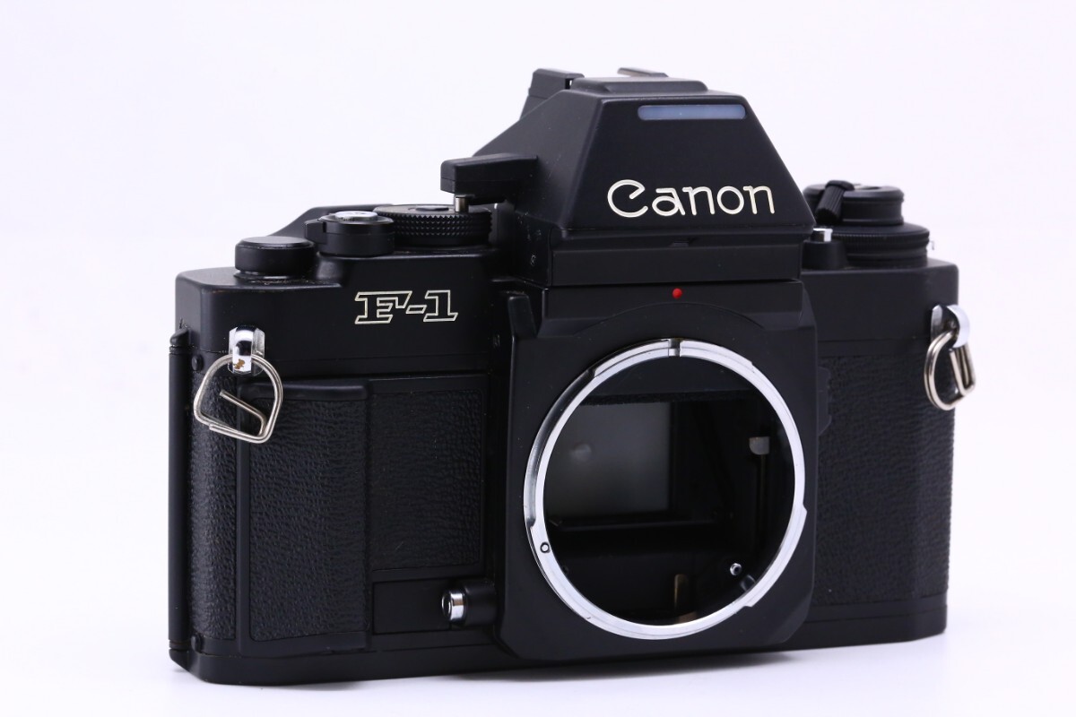 【極上美品】Canon New F-1 AEファインダー + New FD 50mm F1.4 MF一眼レフ フイルムカメラ #1244712454の画像2