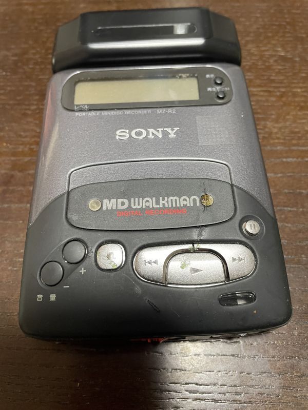 【1円スタート】通電ジャンク SONY ソニー MDウォークマン MZ-R2 ポータブル ミニディスク レコーダー_画像5