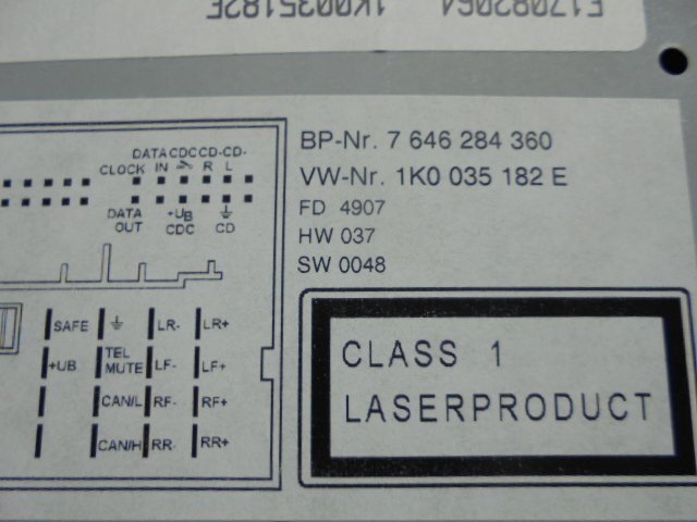 2ER5613PC5 ) フォルクスワーゲン ゴルフ ABA-1KBLG 2008年 純正CDオーディオデッキ　1K0 035 182_画像4