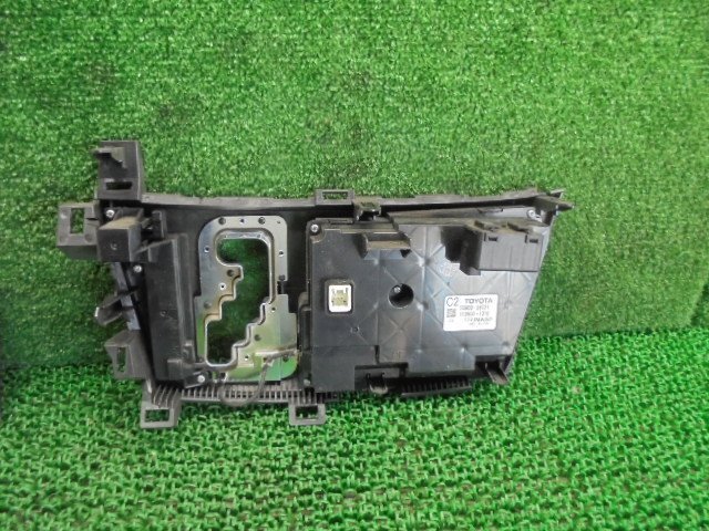 2EO4541CH2左 ) トヨタ エスティマ ハイブリッド AHR20W 純正エアコンスイッチパネル　55900-28C21_画像3