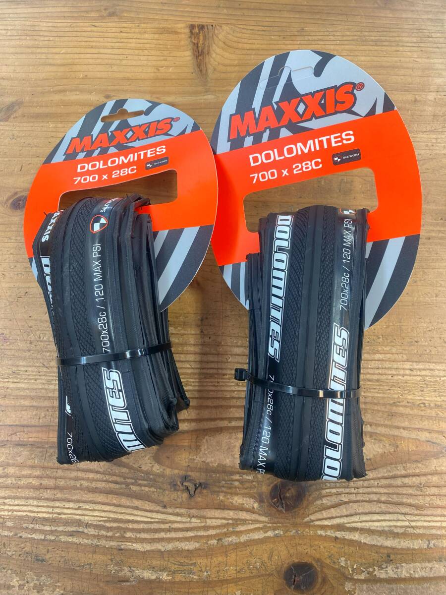 新品★Maxxis Dolomites Silkworm 60 TPI 700C x 28 ロードタイヤ 2本セット_画像1