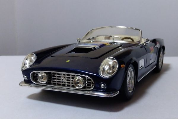 ★フェラーリ250GT カリフォルニア      1/18ホツトウィール★の画像1