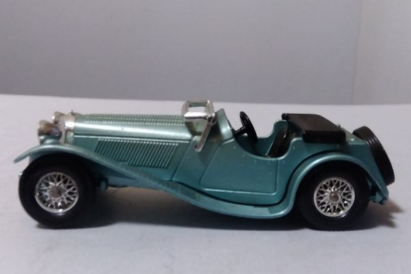 * Jaguar SS-100 1/38? Matchbox *