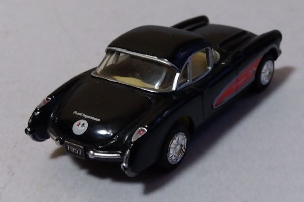 ★シボレーコルベット1957（ブラック）   1/64キンスマート★の画像4