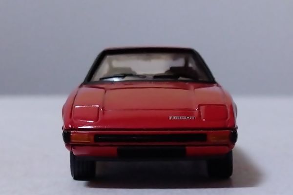 ★マツダ　サバンナRX-7（SA22C)　　　1/64コナミ★