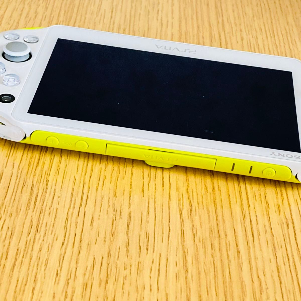 SONY PlayStation Vita PSVITA PCH-2000 ライムグリーン 本体のみ