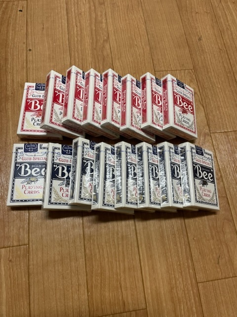☆Bee No.92 Playng Card 赤8個＋青8個 トランプ カジノ カードゲーム の画像1