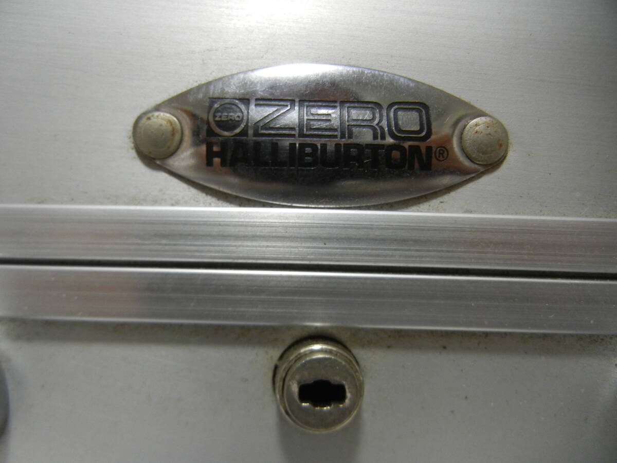 ZERO HALLIBURTON Zero Halliburton clear steering wheel Mini attache case used beautiful goods 