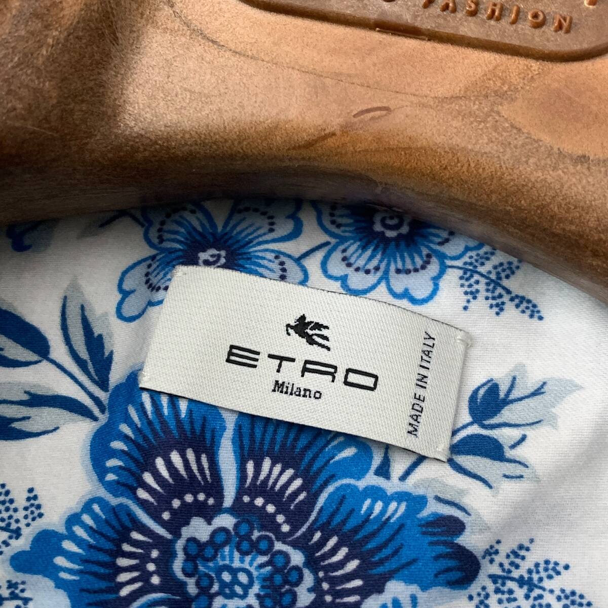 A19 美品 爽やか溢れる ！定価5万 XLサイズ『エトロ ETRO』イタリアンコットン 長袖 シャツ 鮮やかなフラワーデザイン スカイブルー 水色_画像7