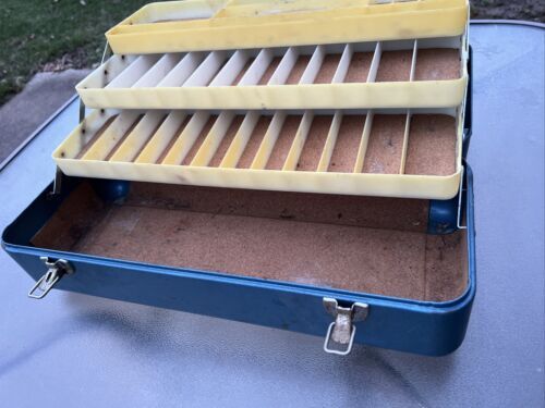 Vintage OLD PAL Metal Tackle Box. Clean And Cork Lined. 31 Compartments. Nice! 海外 即決_Vintage OLD PAL Me 5