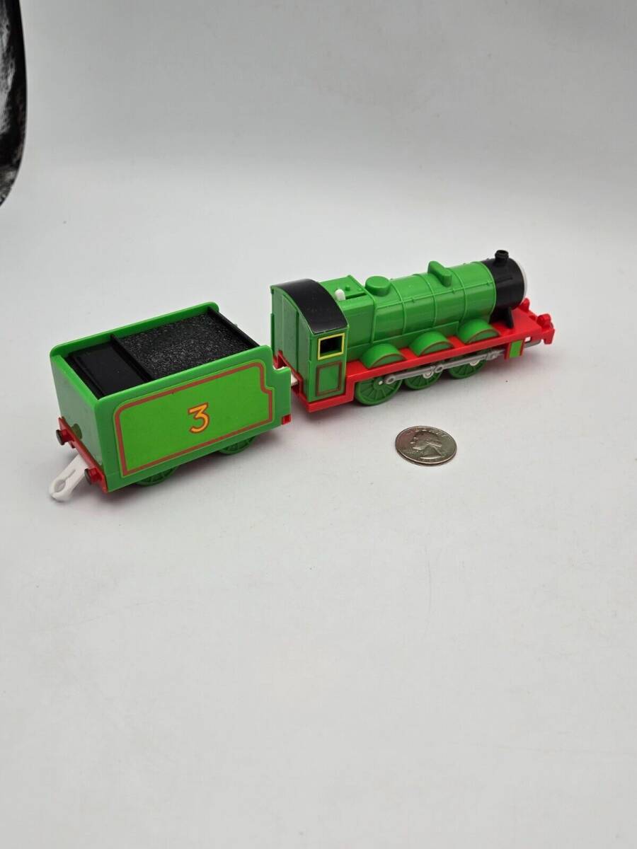 Motorized Trackmaster Thomas & Friends Train Tank Engine - Henry - Works Hit Toy 海外 即決の画像4