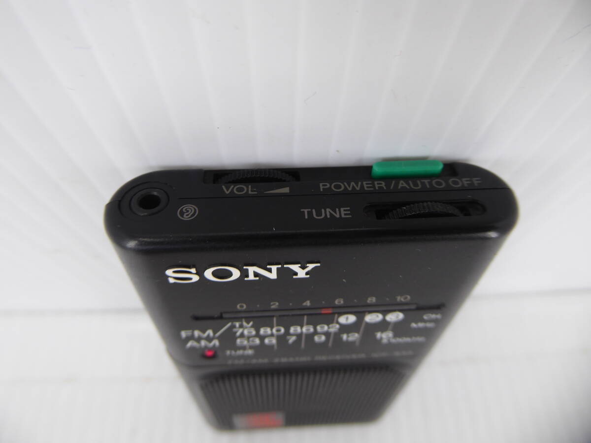 ★☆SONY ワイドFM受信OK FM/AMポケットラジオ ICF-S33 日本製 動作品 オマケ新品電池付き☆★の画像3