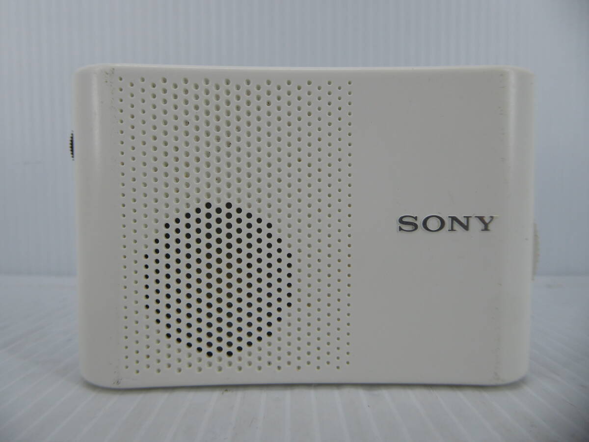 ★☆SONY ワイドFM受信OK FM/AMコンパクトラジオ ICF-50V 白 動作品 オマケ新品電池付き☆★の画像1