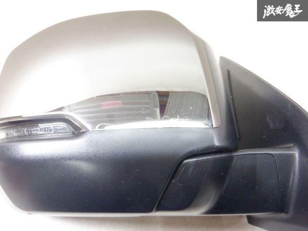  Nissan original E26 NV350 Caravan present type plating side mirror door mirror right right side driver`s seat side turn signal attaching 13 pin camera shelves 2O15
