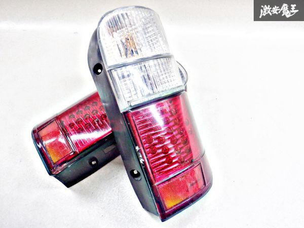 社外 LH178V ハイエース バン LED テール テールランプ テールライト 左右セット 01-212-1951 棚2N13_画像1