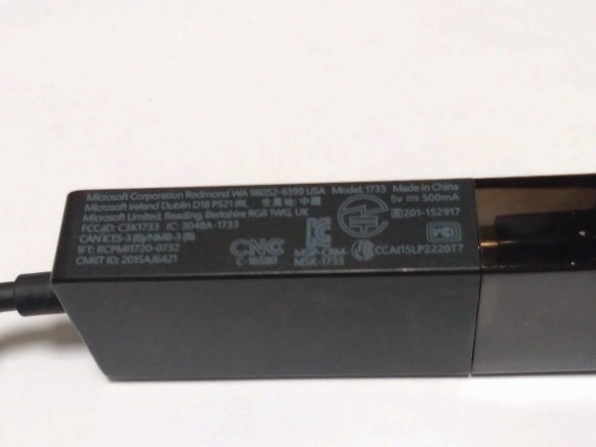 Microsoft Wireless Displayadapter P3Q-00009 ModelNo 1733 Microsoft Wireless Displayadapter P3Q-00009 ModelNo 1733