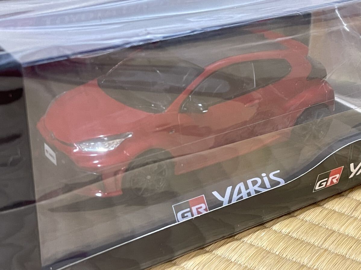 トヨタ 2024 新型 GRヤリス GR YARIS カラーサンプル ミニカー 1/30 エモーショナルレッドⅡ 3U5 新品・未開封_画像3