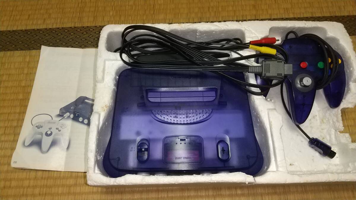 NINTENDO 64 ミッドナイトブルー 本体 + コントローラー + AVケーブルの画像2