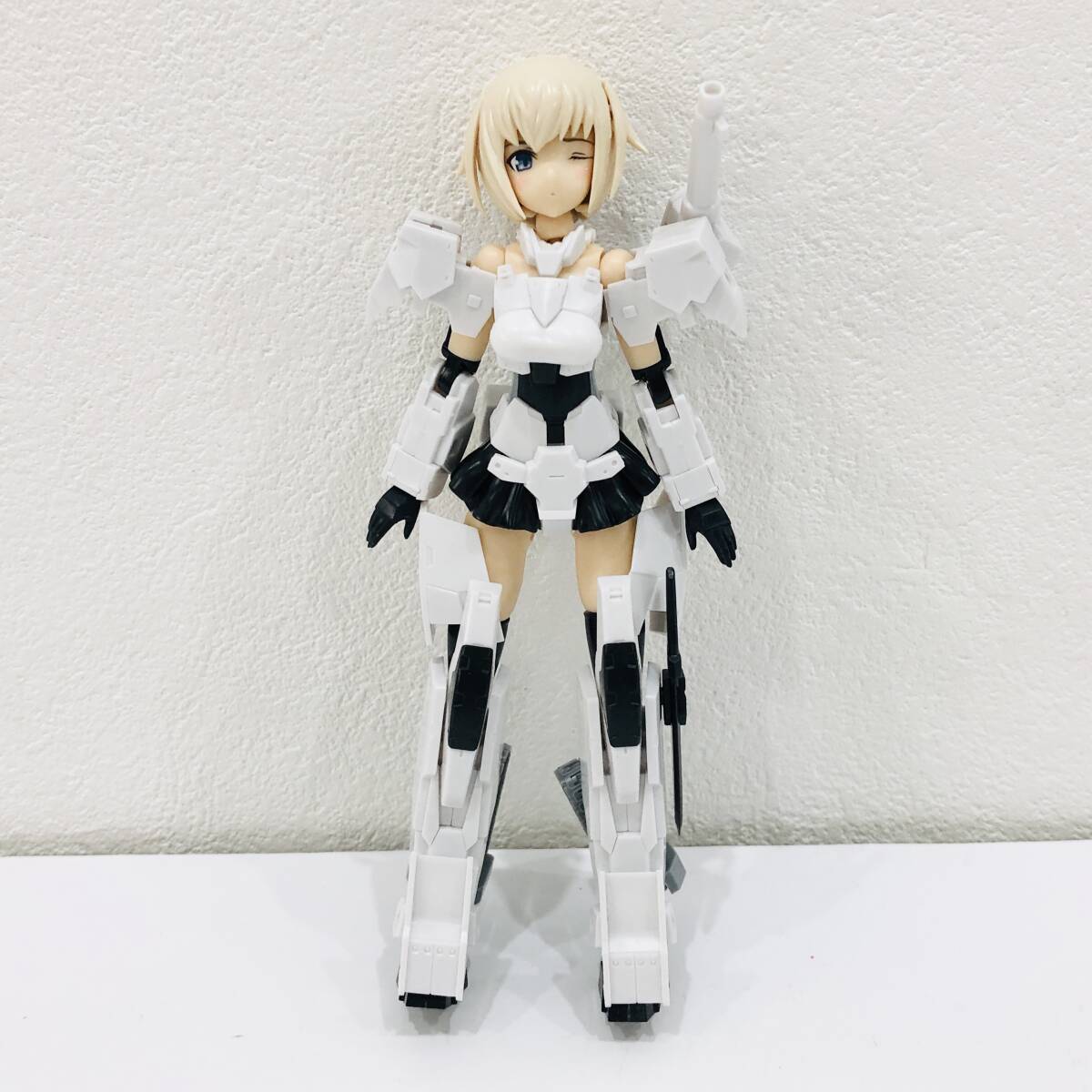 ●コトブキヤ フレームアームズ・ガール 轟雷改[白] Ver.2 プラモデル KOTOBUKIYA 全高約150mm(NONスケール) FRAME ARMS GIRL 壽屋 M1561の画像4