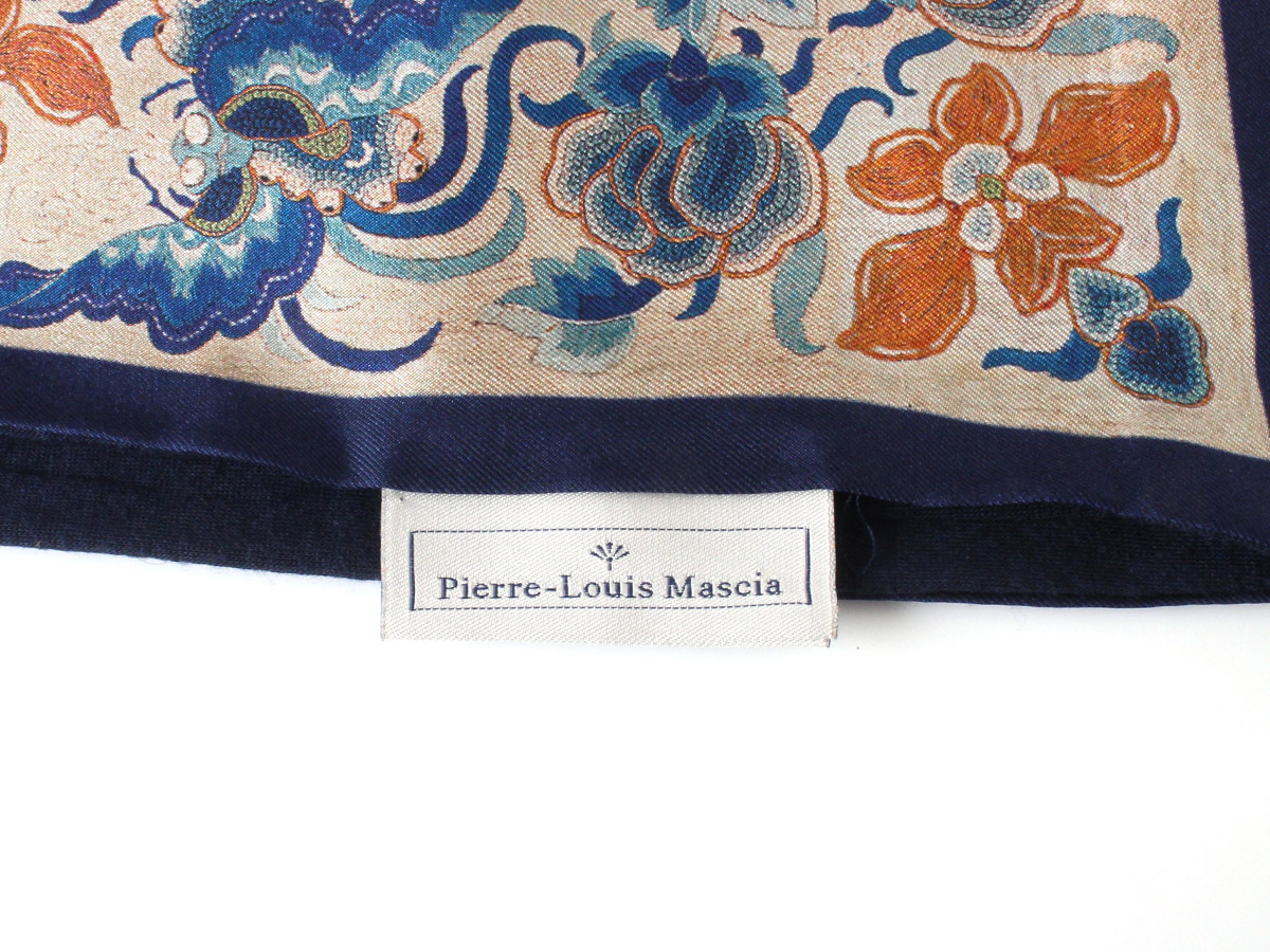 E17275 beautiful goods Pierre Louis Mascia Pierre Louis masia total pattern bird stole scarf silk ×mo Dahl × cashmere multicolor navy series 