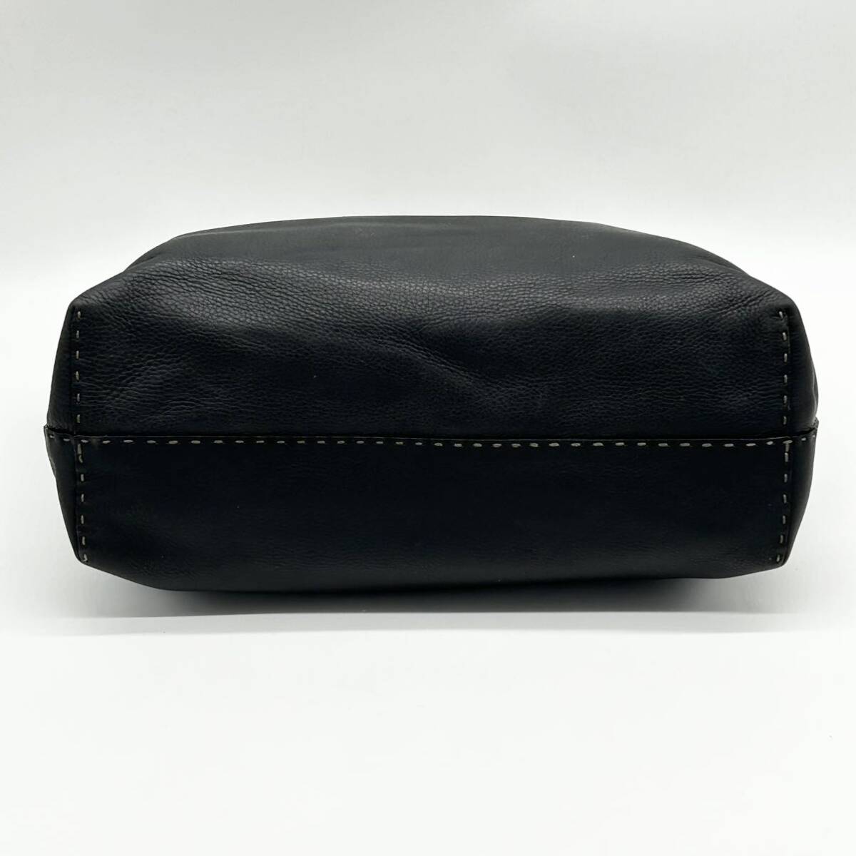 ●高級●FENDI フェンディ セレリア トートバッグ ハンドバッグ ビジネスバッグ 鞄 かばん ステッチ A4 本革 レザー 黒 ブラックの画像6