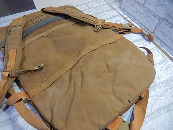 Q100 訳あり特価！◆CAMELBAK SQUADBAK COYOTE25L 大型ハイドレーションバック◆米軍◆サバゲー！_画像5